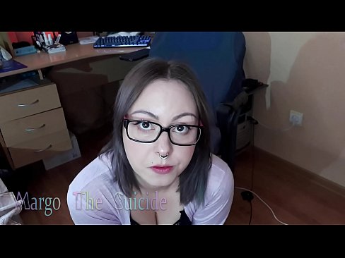 ❤️ Seksuali mergina su akiniais giliai čiulpia dildo į kamerą ❤️❌ Super porno prie mūsų ❤