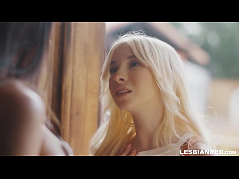 ❤️ Mergina grįžta namo po kelių mėnesių ir baigia valgyti savo patėvio putę ❤️❌ Super porno prie mūsų ❤