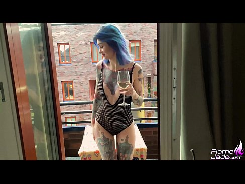 ❤️ Milžiniška mergina čiulpia su gurkšniu ir aistringai dulkinasi po atviru dangumi ❤️❌ Super porno prie mūsų ❤